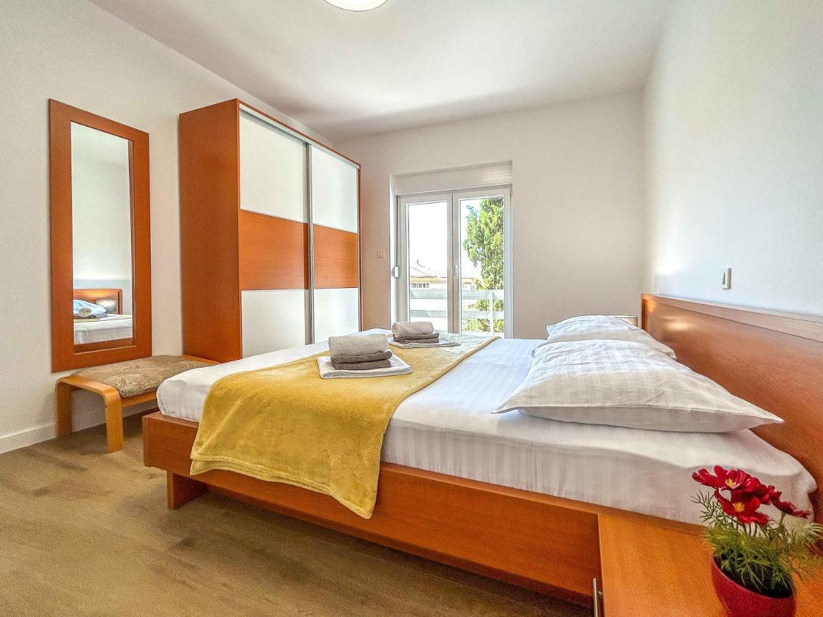 Apartmani Tatjana Novalja Bagian luar foto