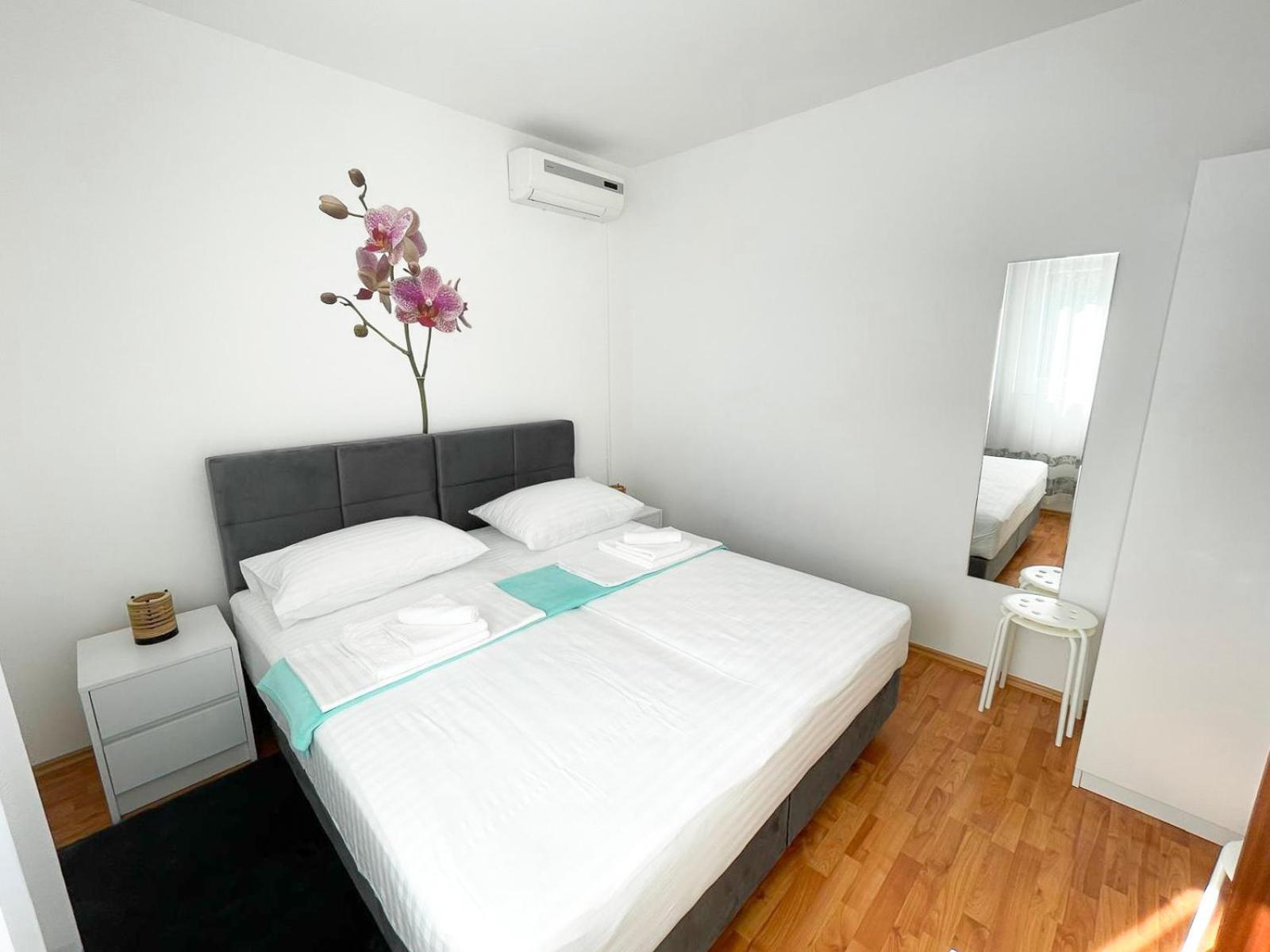 Apartmani Tatjana Novalja Bagian luar foto